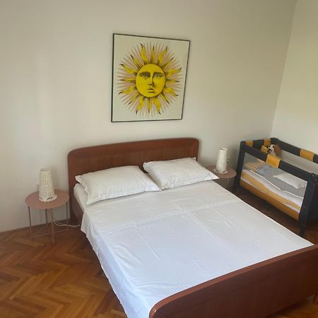 Haus Grace Apartment Kaštela Екстериор снимка